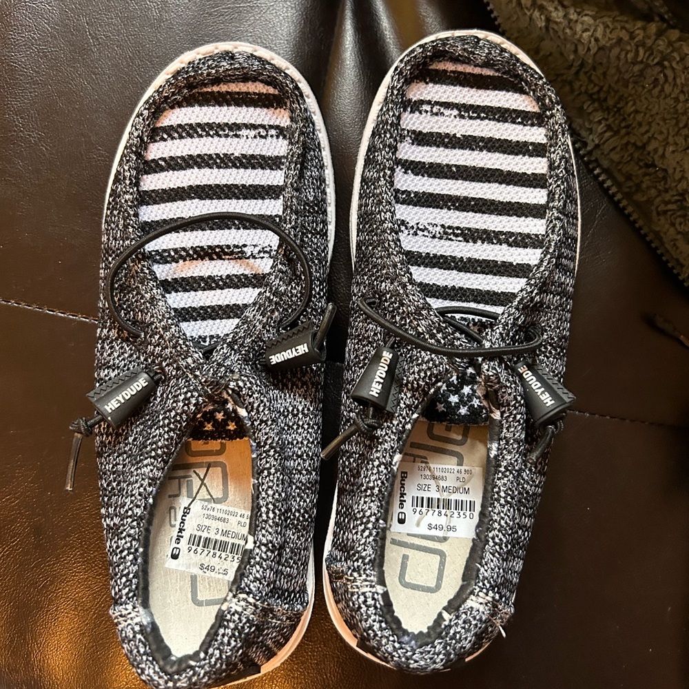 Hey Dudes kids size 3Y